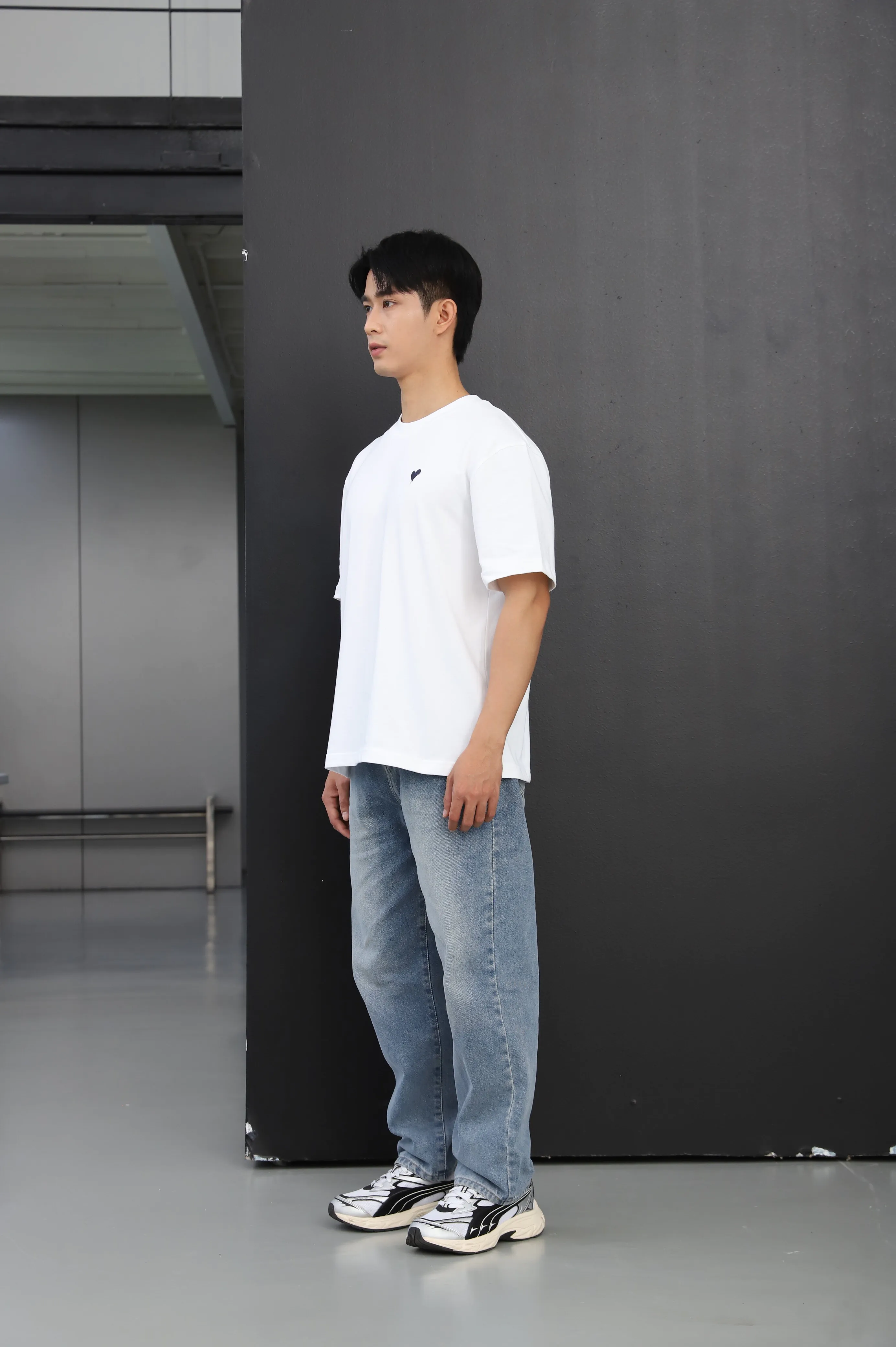 Áo thun Minimal Heart | White - Thêu Tim Navy | StepForward Collection - Ảnh 9